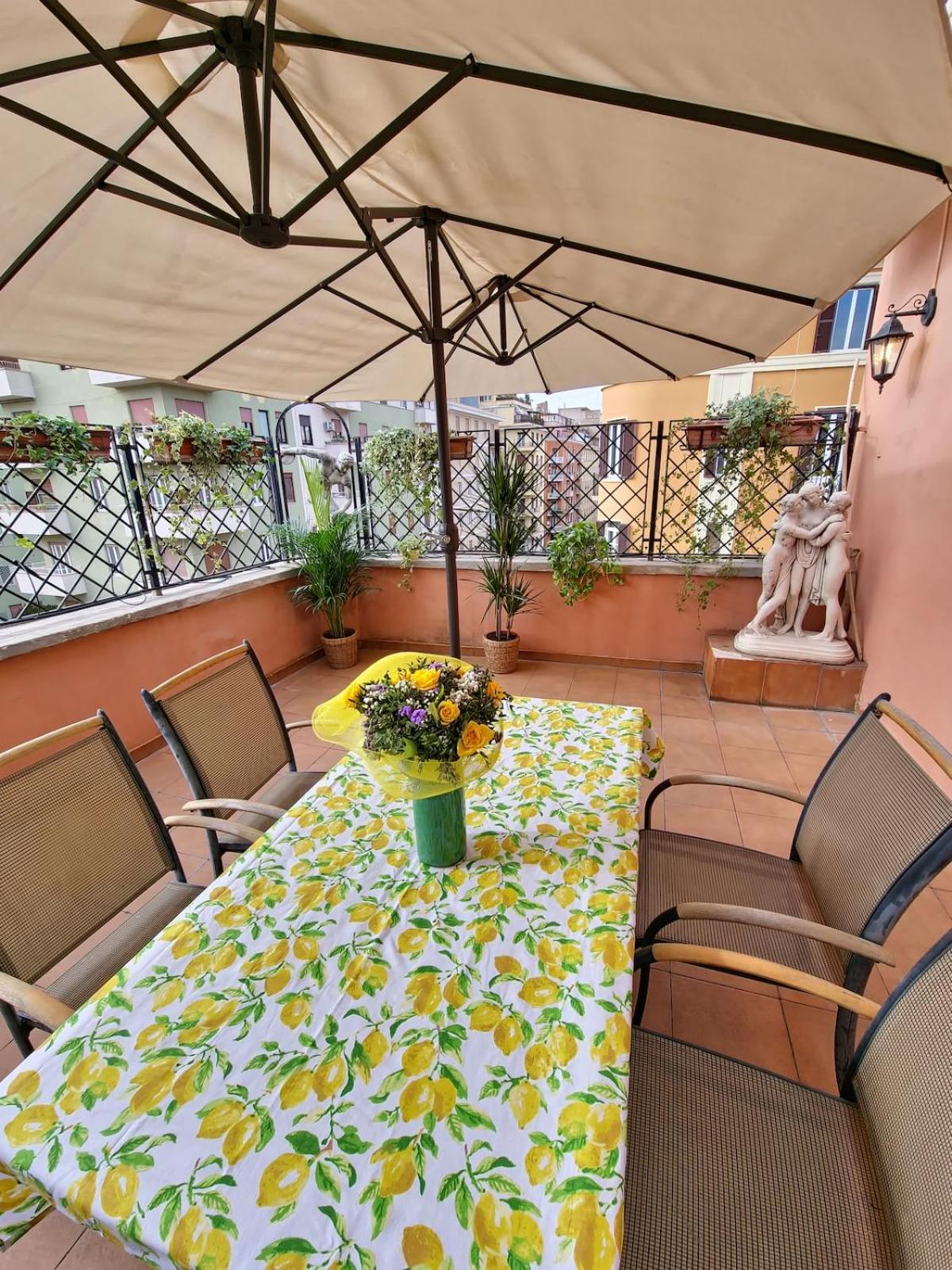 Apartment Attico Di Paola Rom